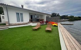 Villa Olga - Uniqe House With Private Beach